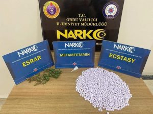 Ordu Narkotik Suçlarla Şube Müdürlüğü Ekiplerinin şüpheli şahıslara yönelik denetim