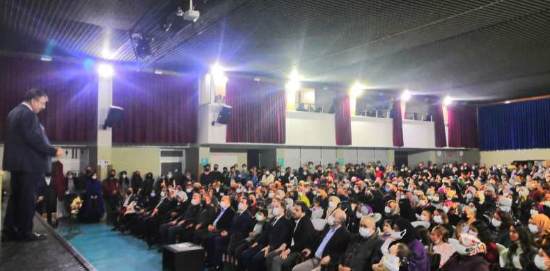HAYATİ İNAÇ ÜNYE'DE SEVENLERİYLE BİR ARAYA GELDİ HAYATI INANC2