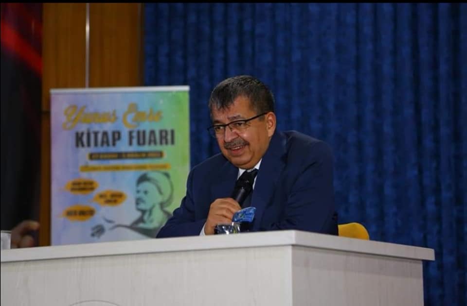 Ünye’de Yunus Emre Kitap Günleri kapsamında eğitimci yazar Hayati İnanç,