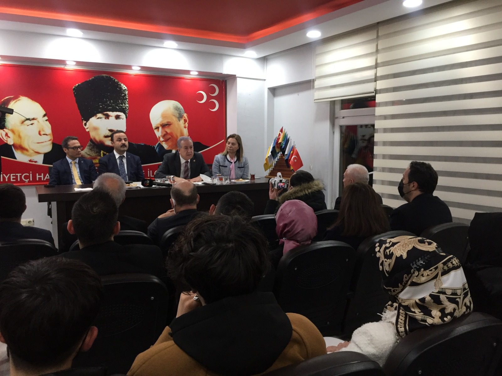 MHP Genel Başkan Yardımcısı Sadir Durmaz, Türkiye’deki muhalefetin ülkeye zarar