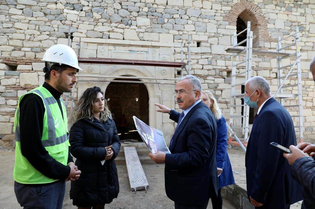 Tarihi Eskipazar Camii’nde Restorasyon Çalışmaları Başladı cami1