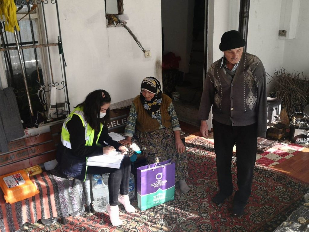 BÜYÜKŞEHİRİN ŞEFKAT ELİ HER AN ONLARIN ÜZERİNDE sefkat2
