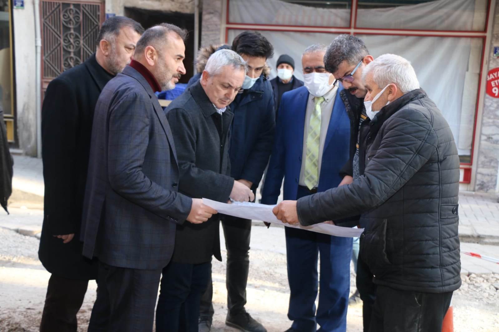 OSKİ KUMRU’DA ÇALIŞIYOR KUMRU’NUN YILLARDIR BEKLEDİĞİ YATIRIMDA İLK KAZMA VURULDU