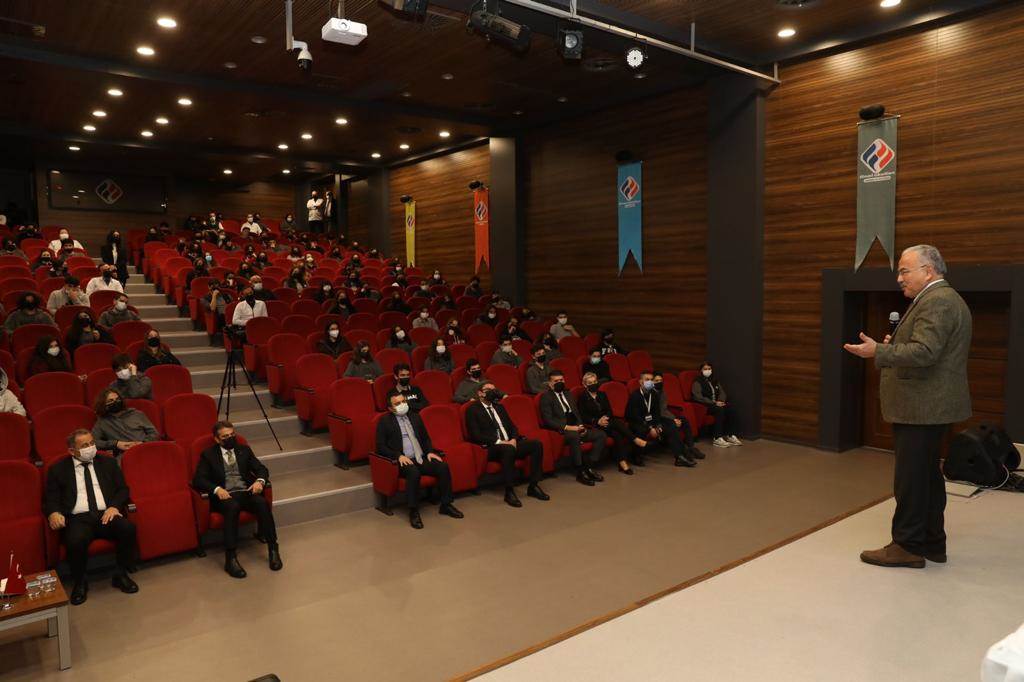 TECRÜBESİNİ ÖĞRENCİLERLE PAYLAŞTI feba279b 6df1 4142 bd63 d7d0912aa4c2 TECRUBESINI OGRENCILERLE PAYLASTI 4