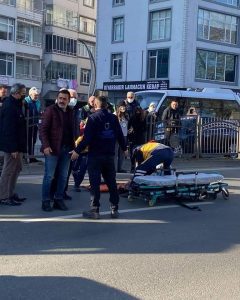 Ordu’da üst geçitten trafik akışının bulunduğu yola düşen genç yaralanarak