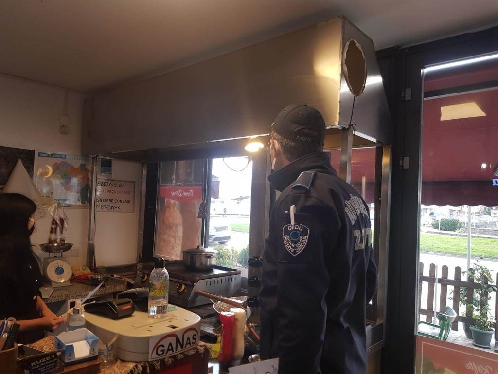 Büyükşehir Belediyesi’nden Hijyen Denetimi zabita3