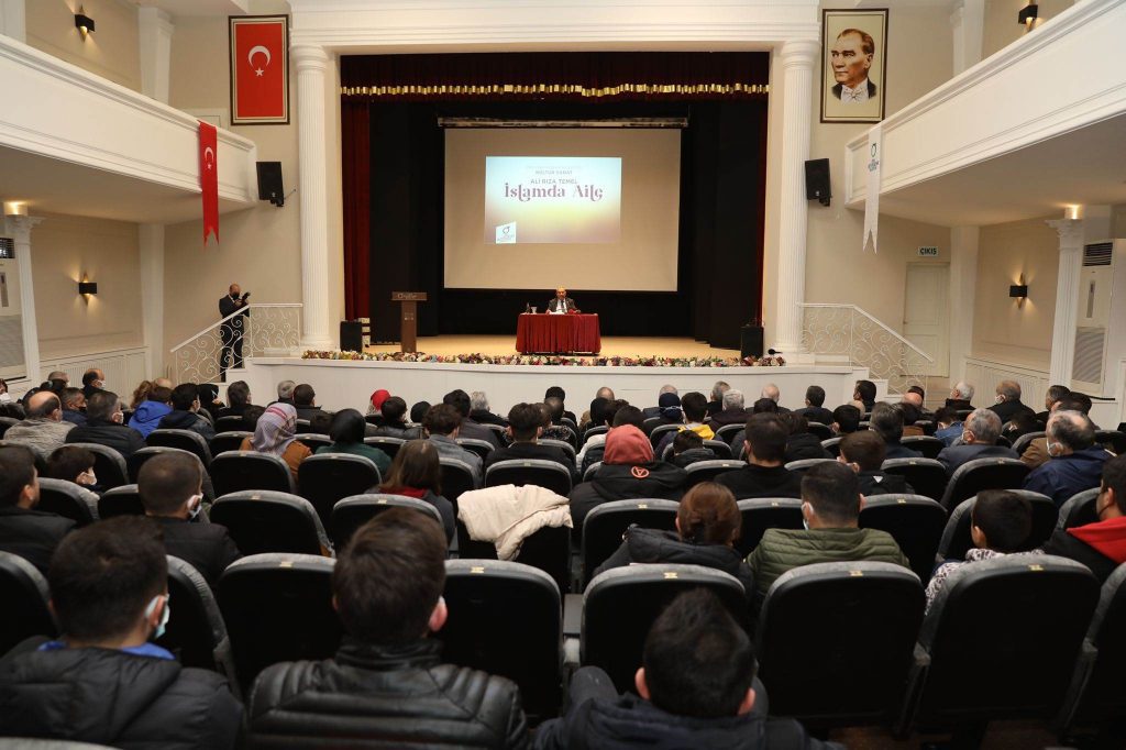 “İSLAM’DA AİLE” KONFERANSI ISLAM1