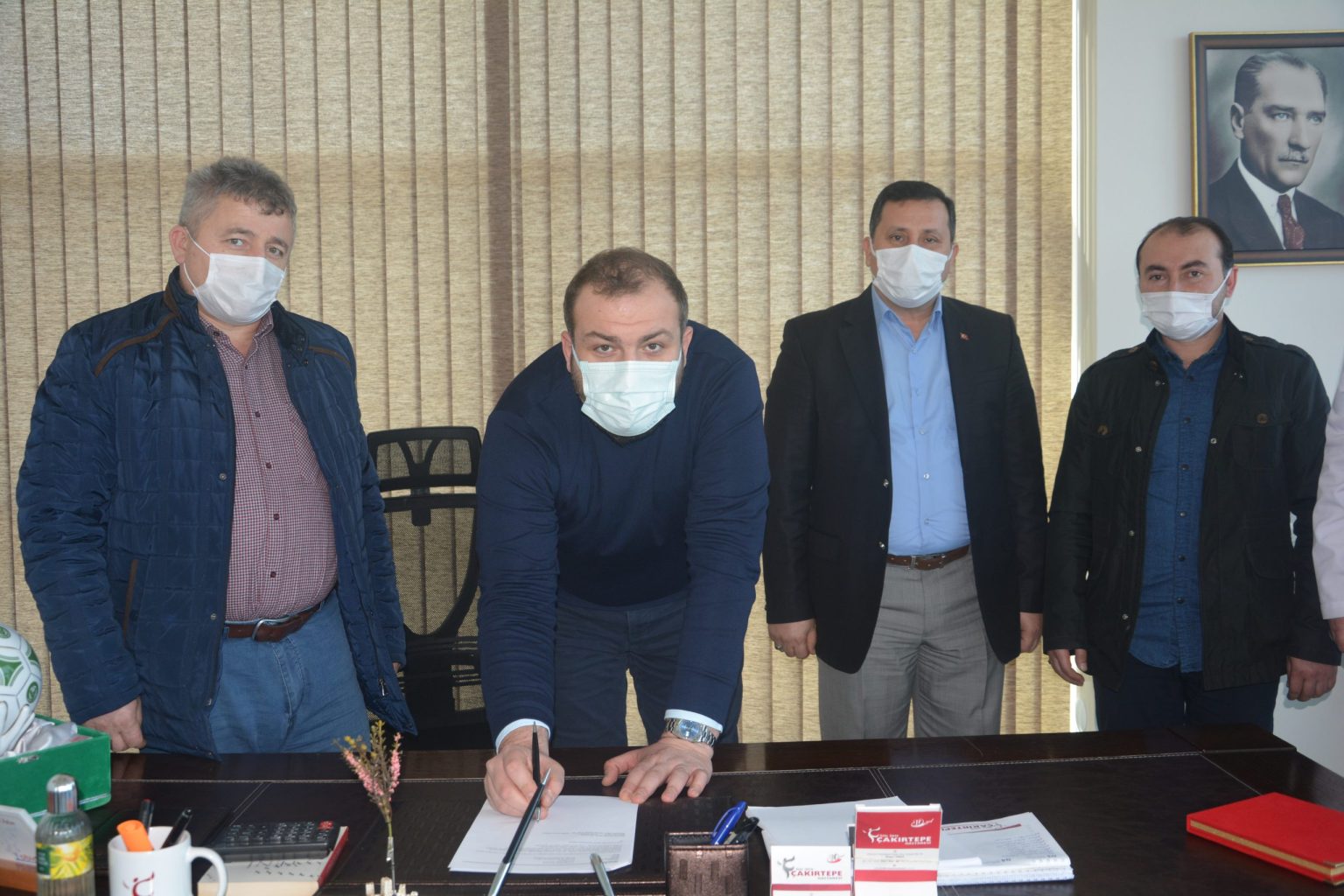Sendika üyelerinin ekonomik, sosyal, kültürel, mesleki hak ve menfaatlerini korumayı,