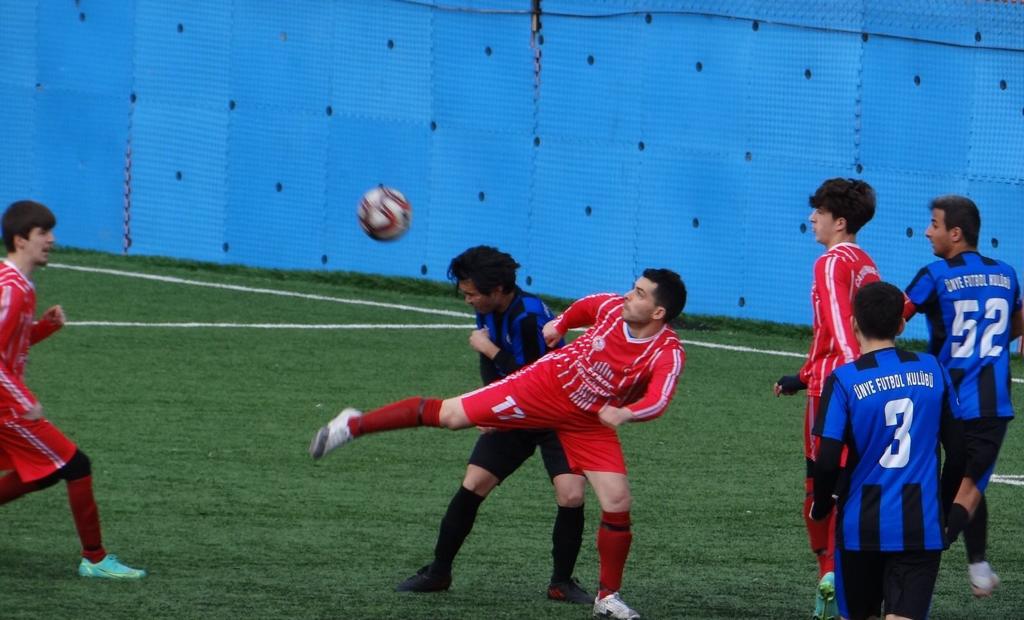 ÜFK'DAN MUHTEŞEM DÖNÜŞ 2-4! UFK3 1