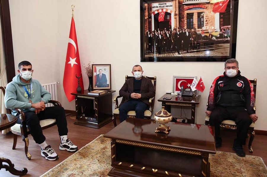 15 YIL SONRA DUYGUSAL BULUŞMA VALI2 4
