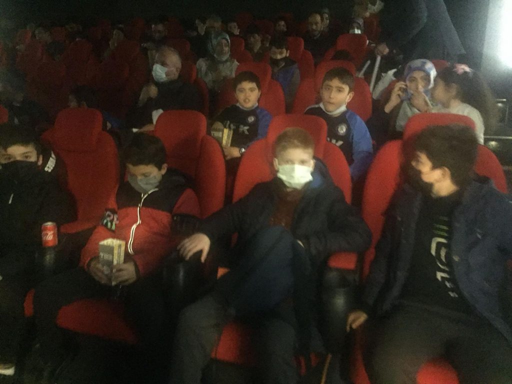 ÜNYE FUTBOL KULÜBÜ "KESİŞME: İYİ Kİ VARSIN EREN" FİLMİNİ İSTEDİ erenufk4