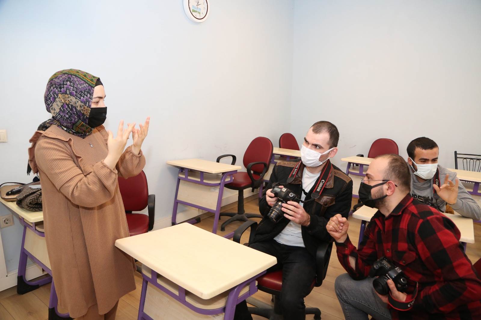 Ordu Büyükşehir Belediyesi, farklı bakış açıları taşıyan işitme engelli bireylerden