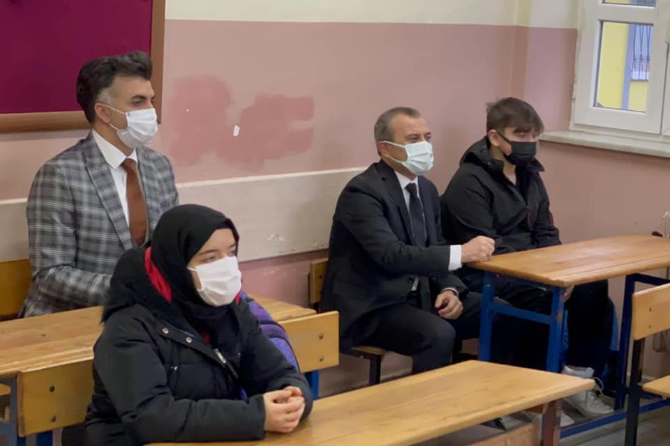 VALİ SONEL ''EZBER BOZMADI'' okul2