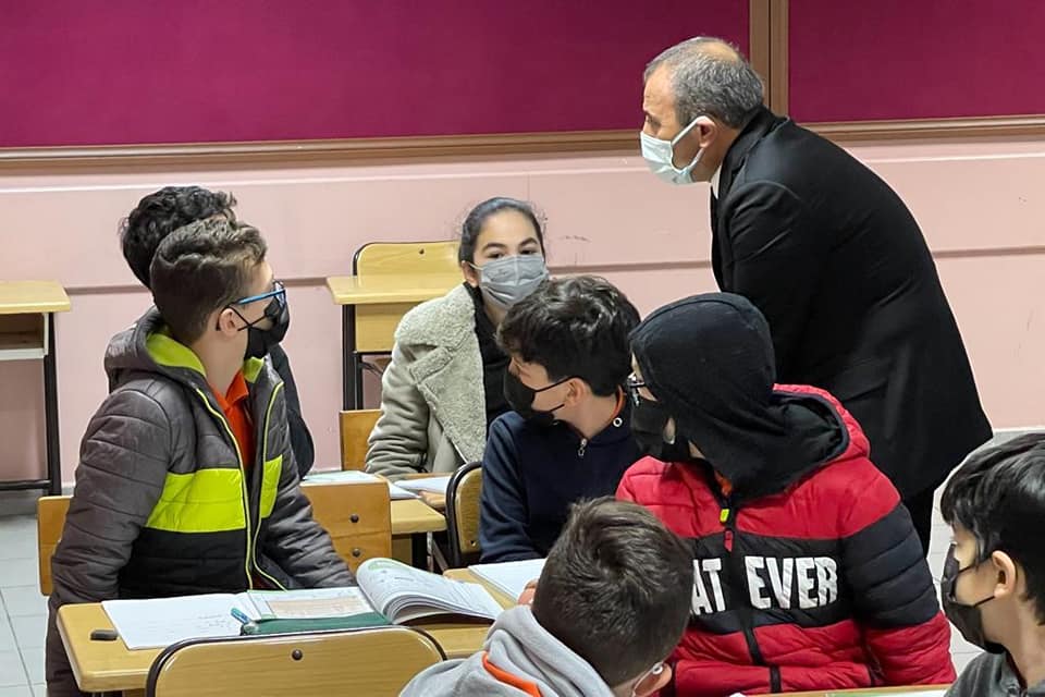 VALİ SONEL ''EZBER BOZMADI'' okul4
