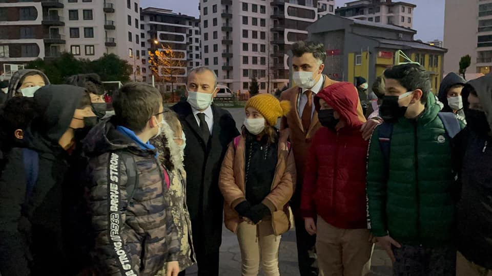 VALİ SONEL ''EZBER BOZMADI'' okul6
