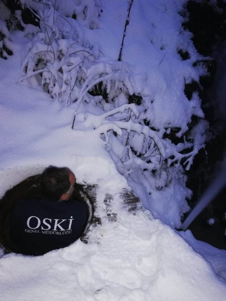 OSKİ Karla Mücadele Çalışmalarını Sürdürüyor oski2