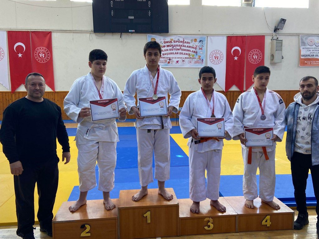 BÜYÜKŞEHİR TURNUVAYA DAMGA VURDU TUR2
