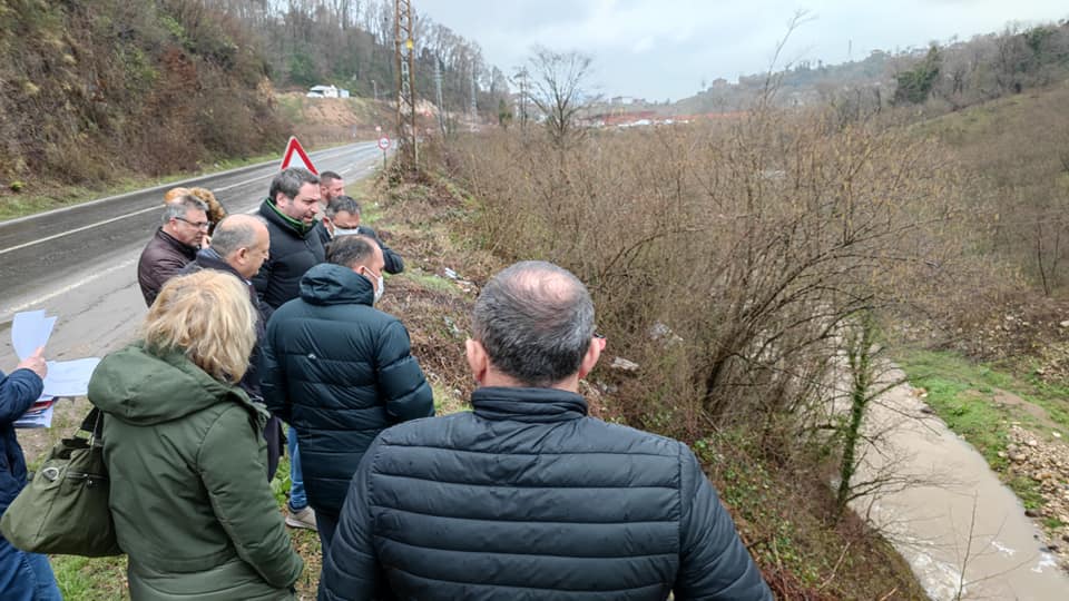 ÜNYE BELEDİYESİ'NDEN DERELERDE TAŞKIN ÖNLEME ÇALIŞMALARI dere2
