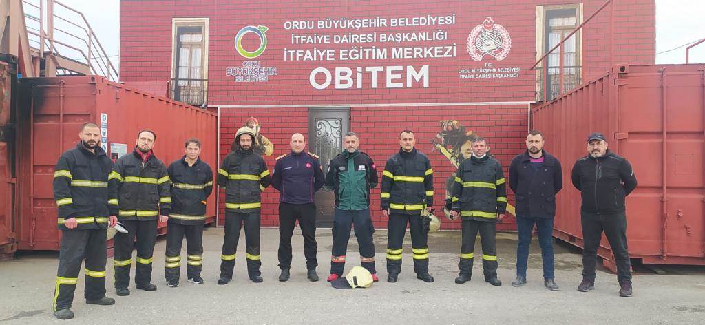 İTFAİYEDEN GÖNÜLLÜ ARAMA KURTARMA EKİBİNE EĞİTİM itfaiye