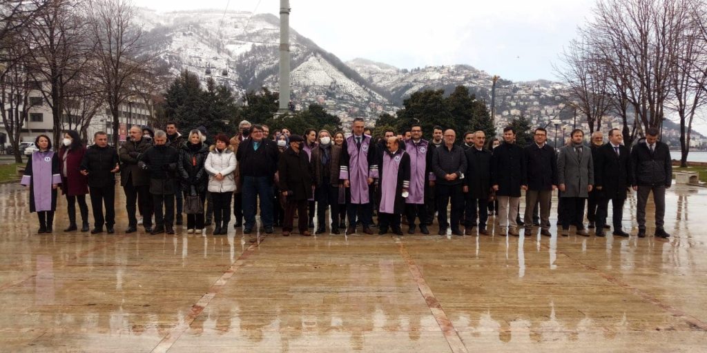 14 Mart Tıp Bayramı nedeniyle Atatürk anıtında çelenk sunma töreni düzenlendi. ALI2