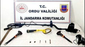 Ordu’da kaçak define arayan iki kişi suçüstü yakalandı. Şahsıların üzerinde