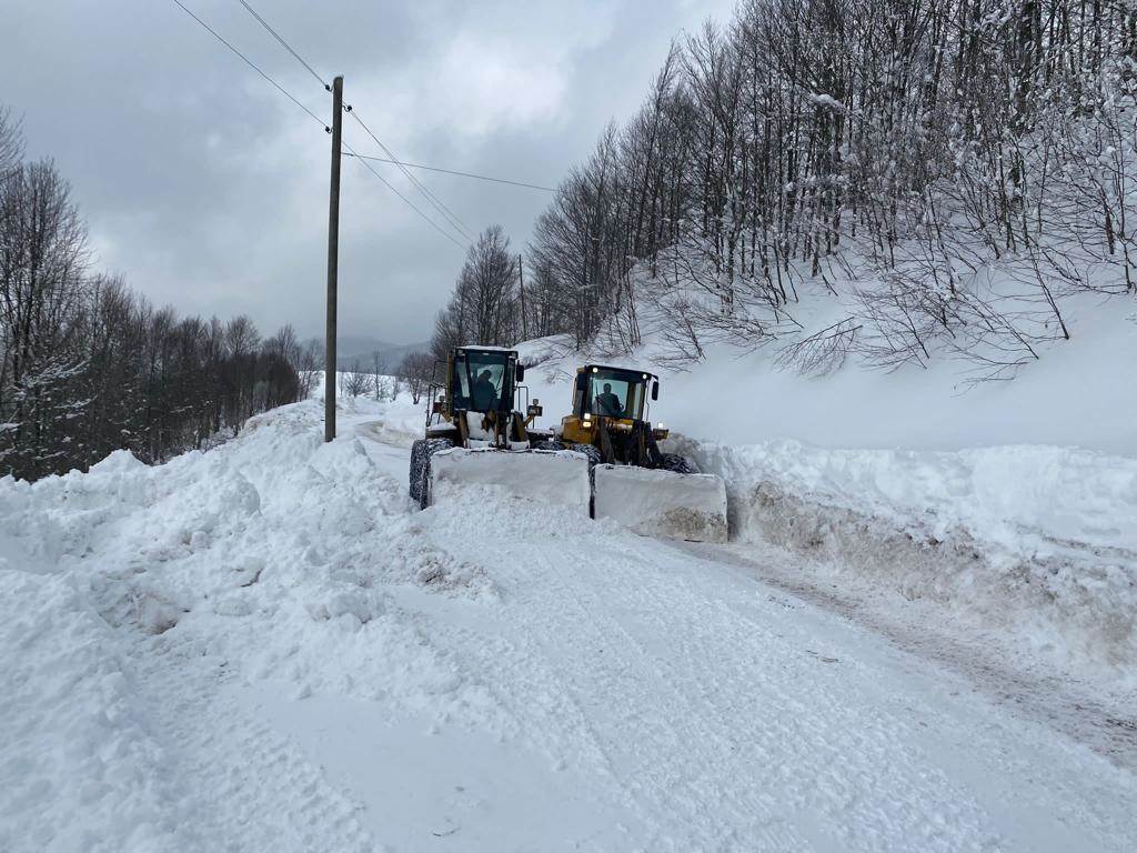 ORDU’DA KAR KALINLIĞI 2 METREYE YAKLAŞTI KAR1