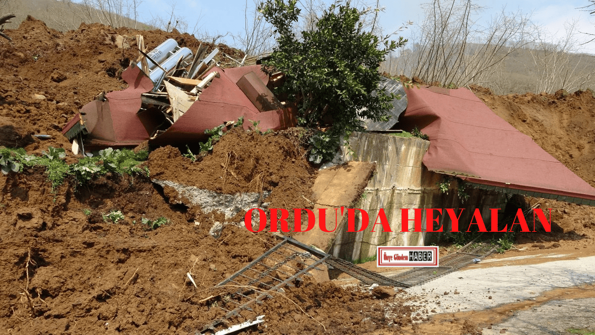 Ordu’da meydana gelen heyelanda 3 ev yıkıldı, evlerde çıkan yangına