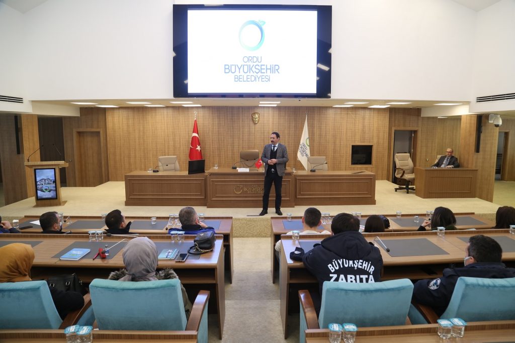 PERSONELE HALKLA İLİŞKİLER EĞİTİMİ VERİLDİ PER1