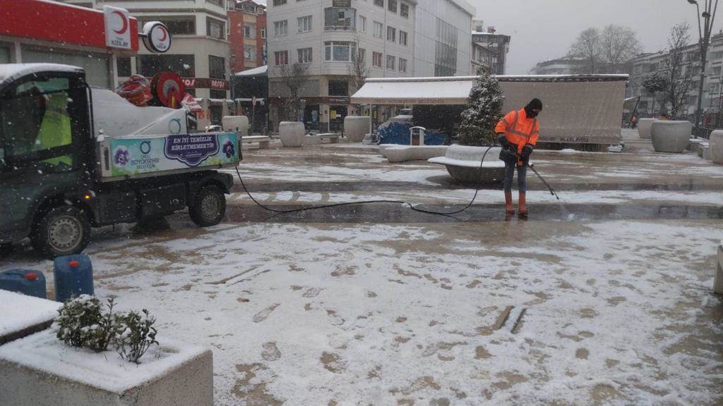 BÜYÜKŞEHİR YAYALAR İÇİN SAHADA YAYA