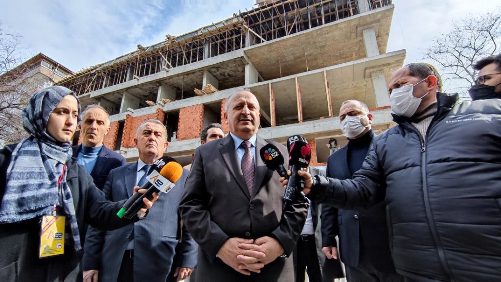 BELEDİYE İŞ MERKEZİ HIZLA YÜKSELİYOR bel