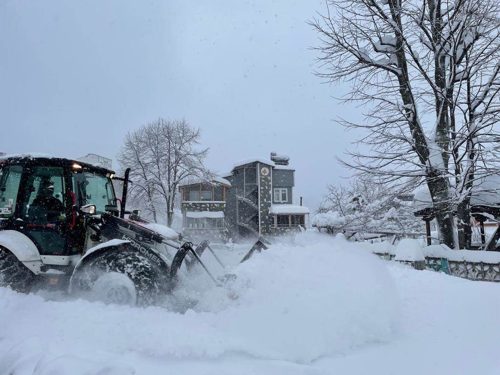 ORDU'DA KAR 1.5 METREYE YAKLAŞTI kar
