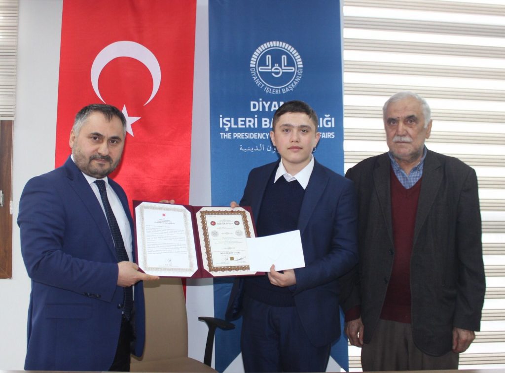 Öğrencilerimiz Hafızlık sınavında başarılı oldular odul3