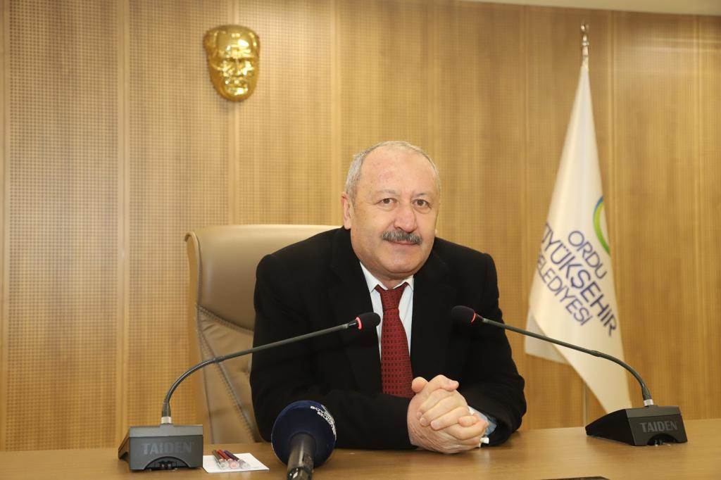 GENEL SEKRETER COŞKUN ALP PERSONELLE VEDALAŞTI sek1