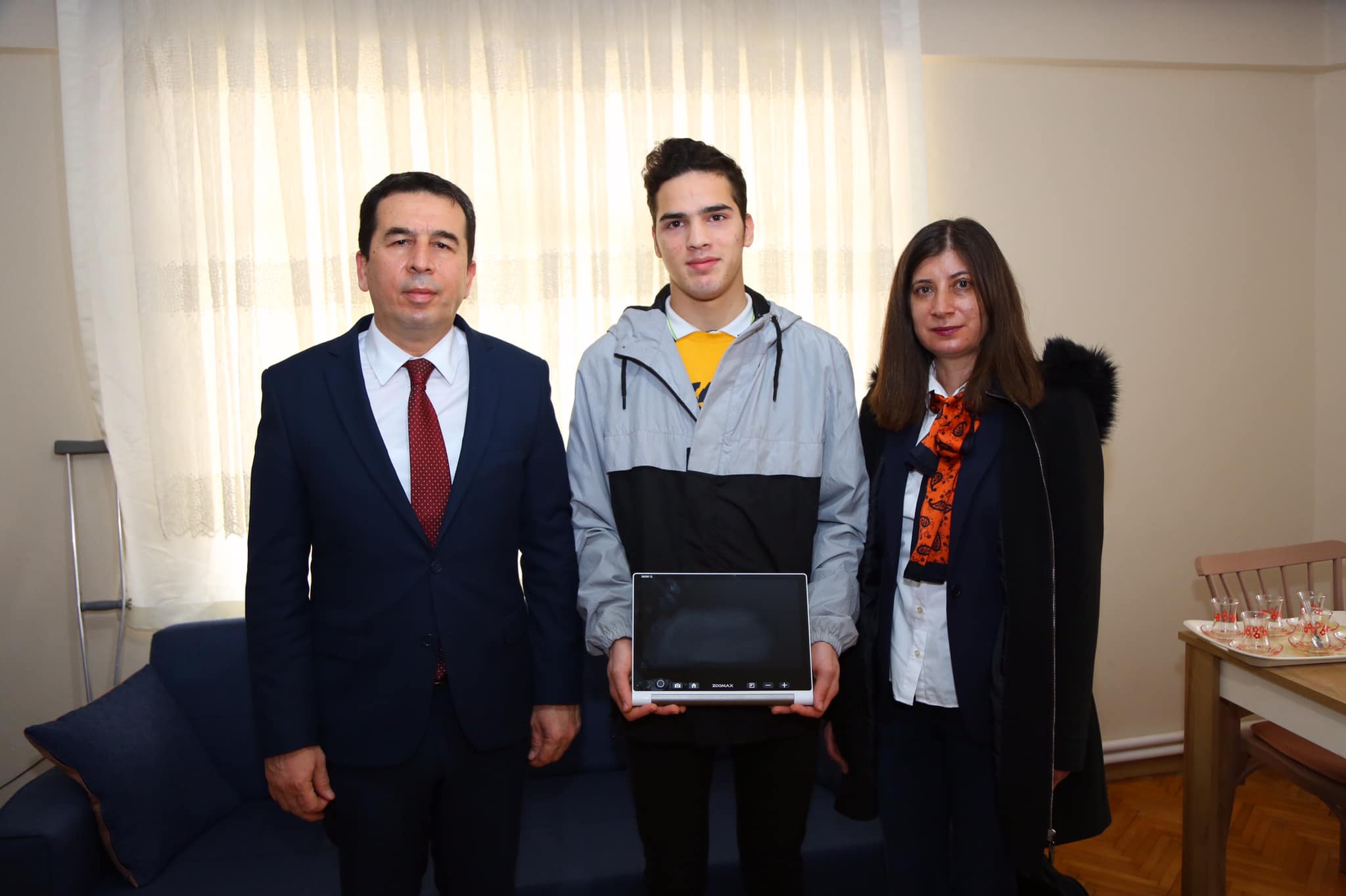 Ünye Kaymakamı Ayhan Işık, Kaledere Mahallesinde yaşayan %90 görme engelli