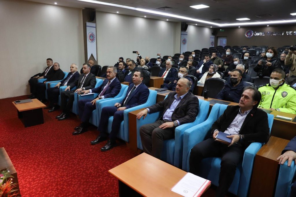 ÜNYE’NİN TRAFİK SORUNU ÇÖZÜME KAVUŞUYOR unye