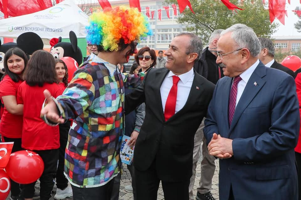 23 Nisan Ulusal Egemenlik ve Çocuk Bayramı Coşkuyla Kutlandı TU8