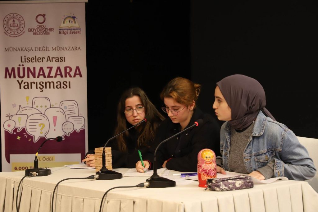 BU YARIŞMADA FİKİRLER YARIŞIYOR fi2