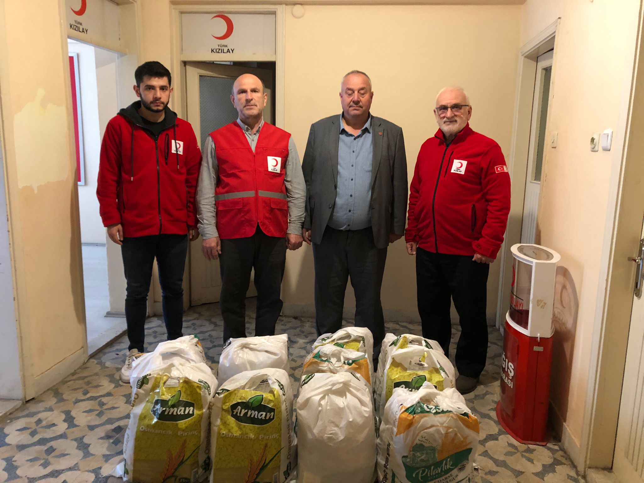 HEYELAN'DA MAĞDUR AİLELERE KIZILAY'DAN YARDIM