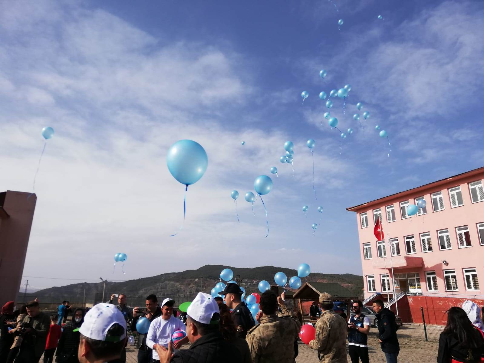 2 Nisan Dünya Otizm Farkındalık Günü dolayısıyla Ordu Büyükşehir Belediyesi