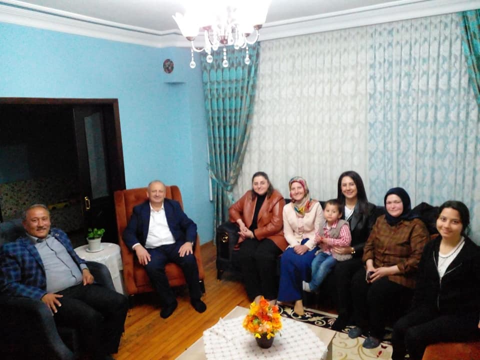 BAŞKAN TAVLI GÖNÜL SOFRASINI HANELERE TAŞIDI ta2 1