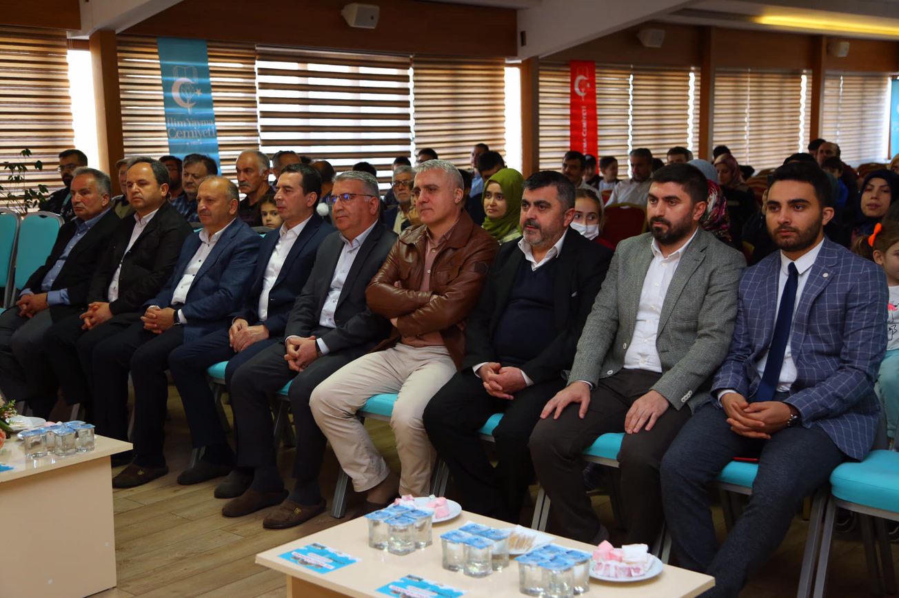 Ünye İlim Yayma Cemiyetine bağlı olarak hafta sonları eğitim veren