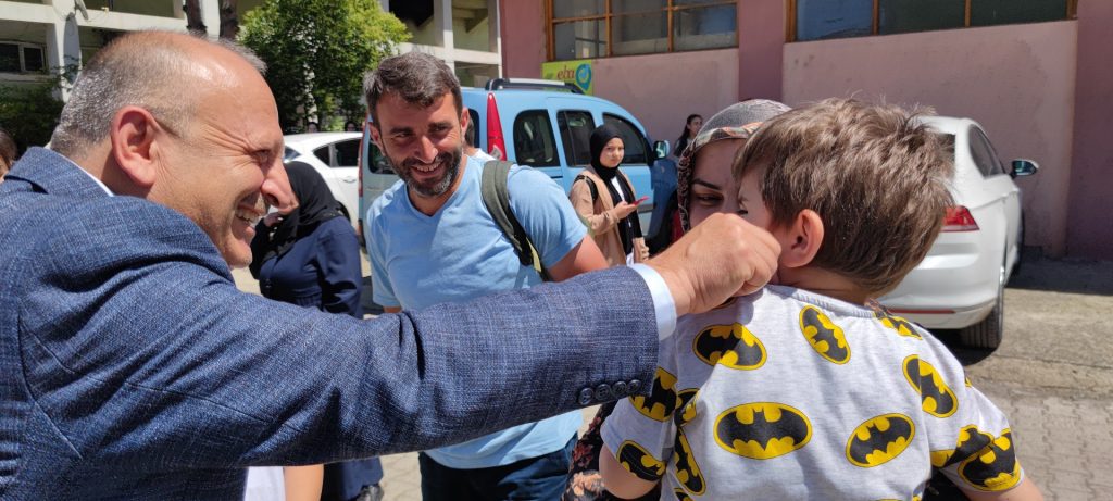 BAŞKAN TAVLI, BAŞARILI ÖĞRENCİLERİ ÇANAKKALE GEZİSİNE UĞURLADI CA3 2