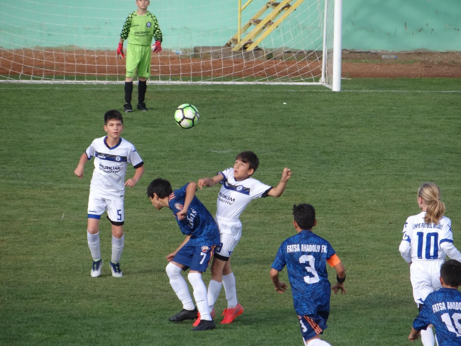 U-11 ligi A grubunda mücadele eden Ünye Futbol Kulübü grubunda