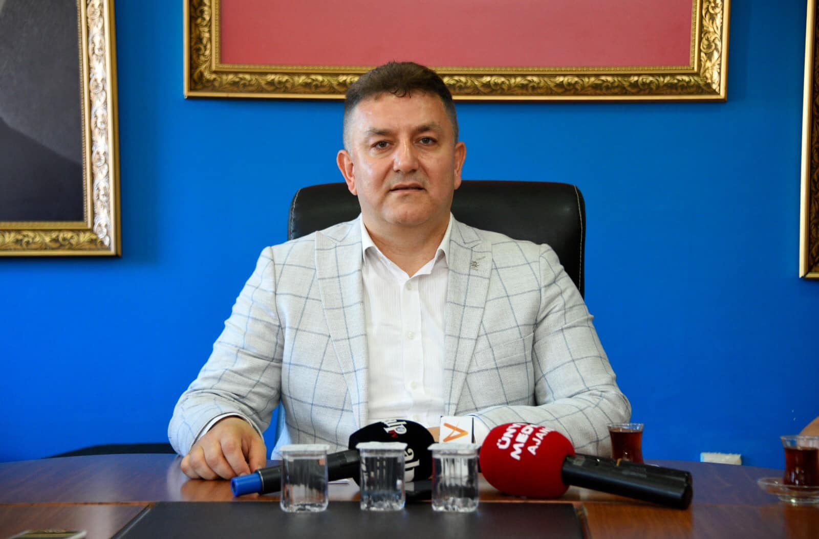 Ak Parti Ünye İlçe Başkanı Kenan Selim Argan, ilçe teşkilatında