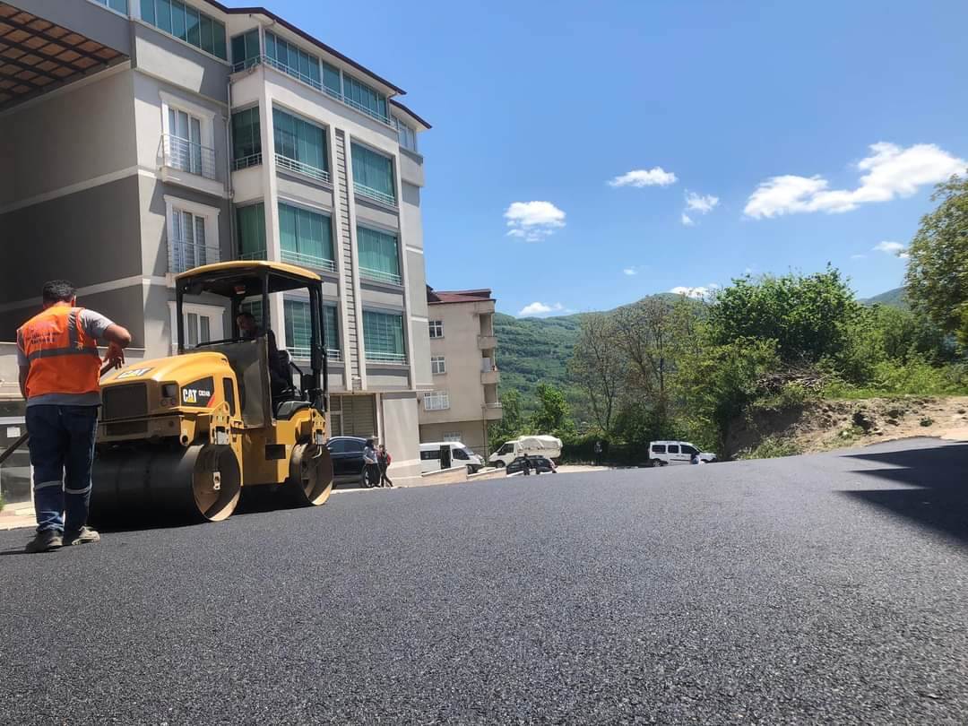 AYBASTI’DA 58 KM YOL BETON VE ASFALTLA BULUŞTU