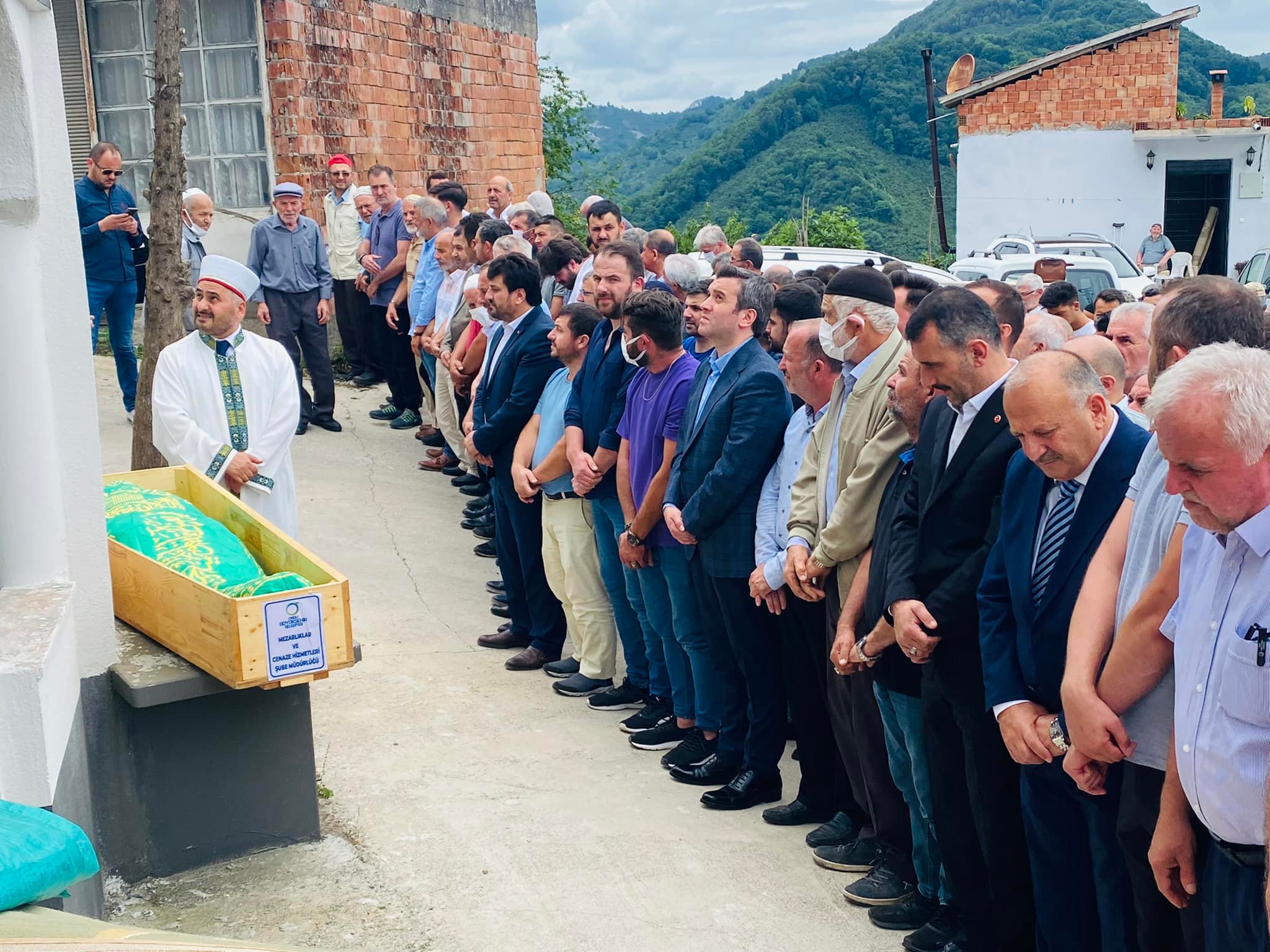 Merhum Mehmet Alp’in oğlu, Merhum Ali, Mustafa ve Yusuf Alp’in