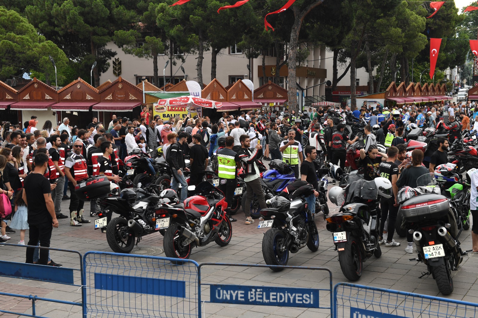 Ünye’de ilk kez düzenlenen MOTOFEST geniş katılımla başladı.