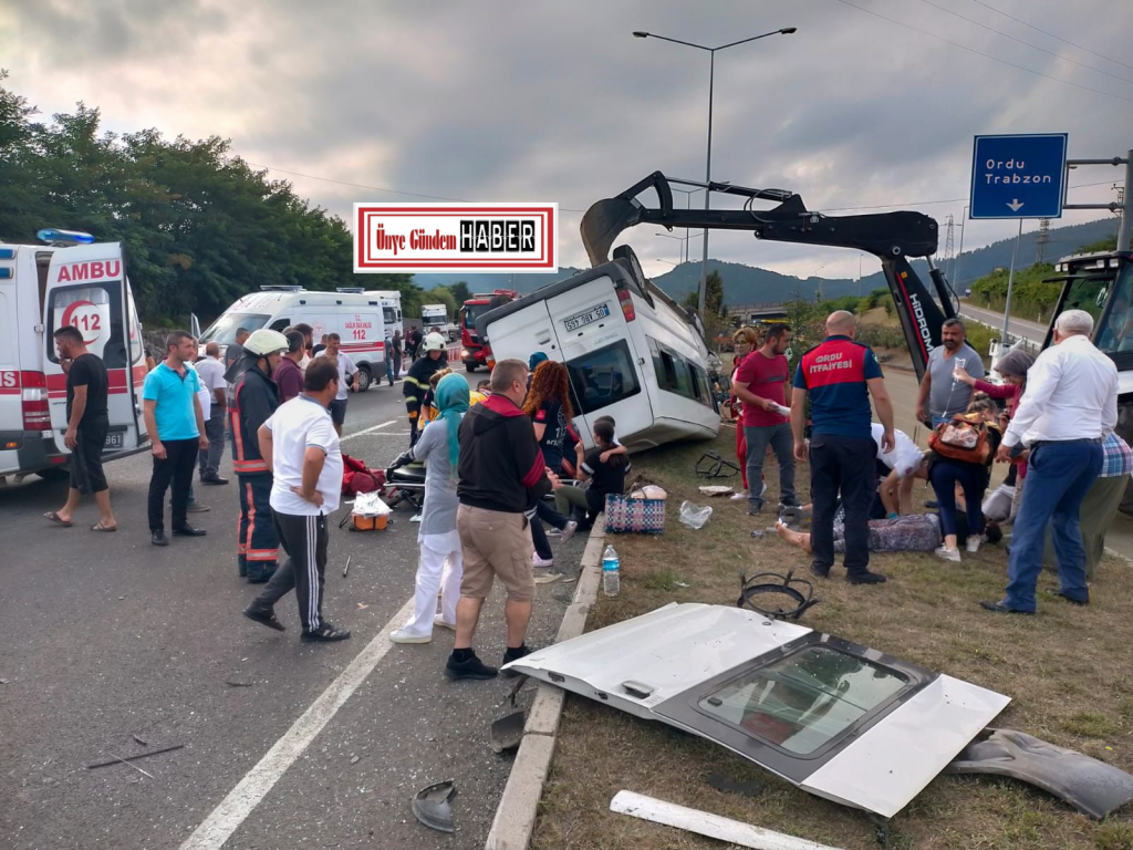 ÜNYE'DE MEVSİMLİK TARIM İŞÇİLERİNİ TAŞIYAN MİNİBÜS KAZA YAPTI Adsiz tasarim 60