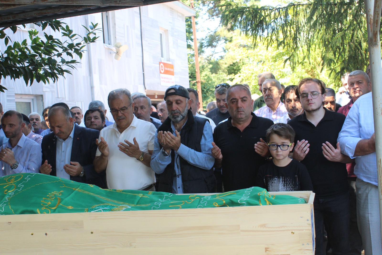 NİYAZİ ALPARSLAN SON YOLCULUĞUNA UĞURLANDI 