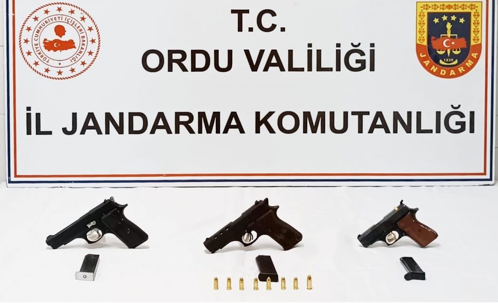 Silah ve mühimmat kaçakçılığı operasyonu SI